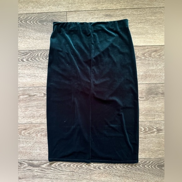 Laundry by Shelli Segal Green Velvet Midi Skirt Womens M NWOT - Picture 5 of 6